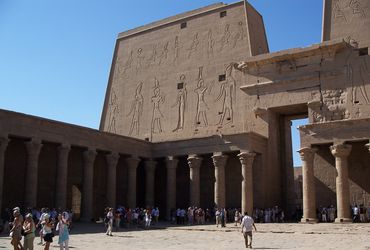 /photos/Sight/Temple-edfu-aswan_76796_lg.jpg